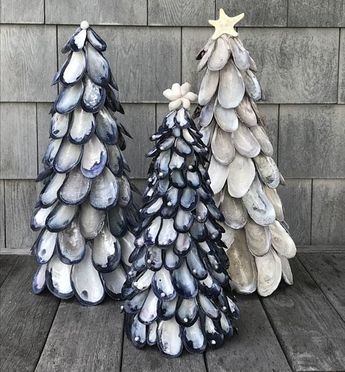arboles de navidad hechos con conchas marinas 3