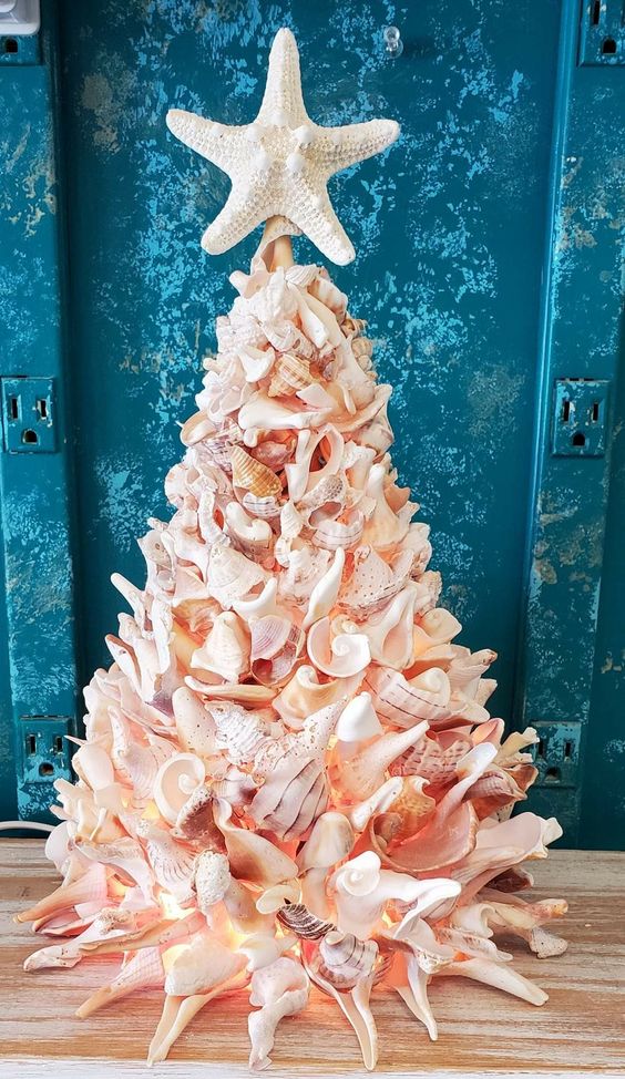 arboles de navidad hechos con conchas marinas 5