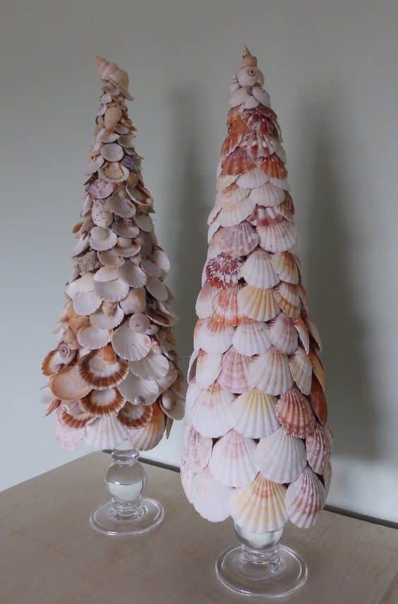 arboles de navidad hechos con conchas marinas 7