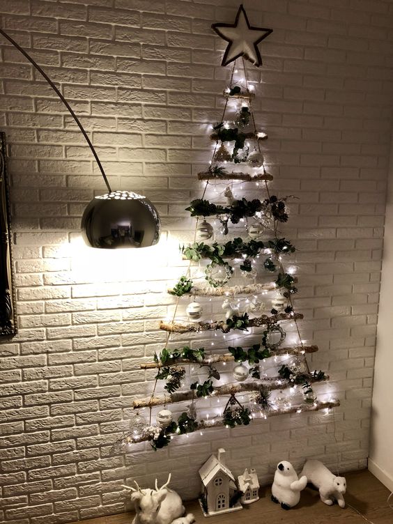 arboles de navidad montados en la pared 7
