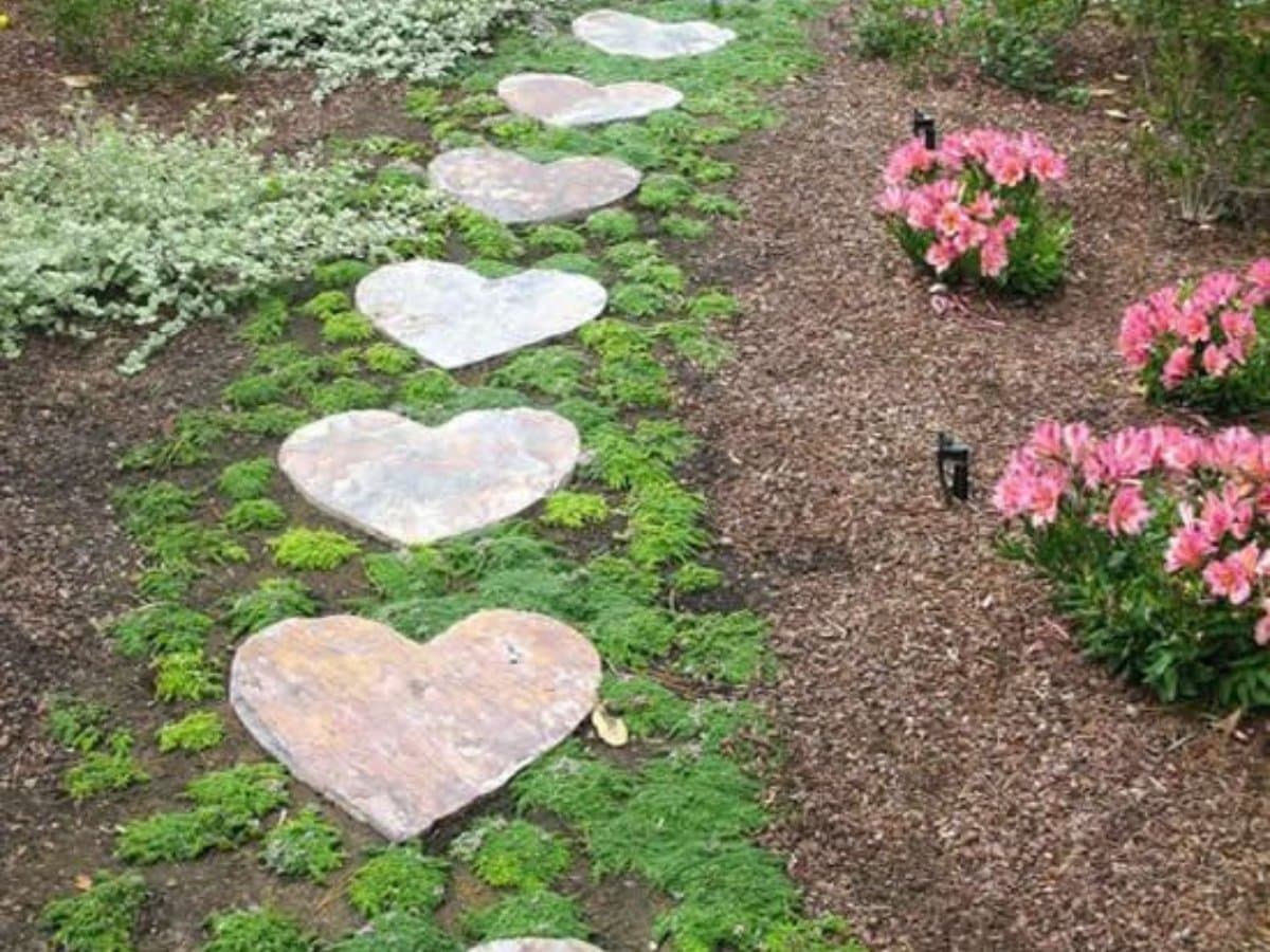 caminos de jardin con figuras de cemento 12