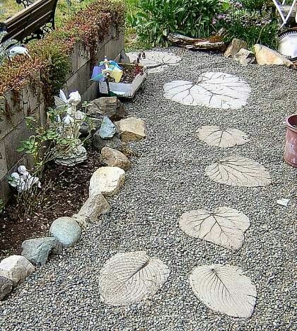 caminos de jardin con figuras de cemento 6