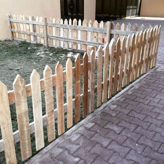 cercas hechas con vallas de madera para tu jardin 11