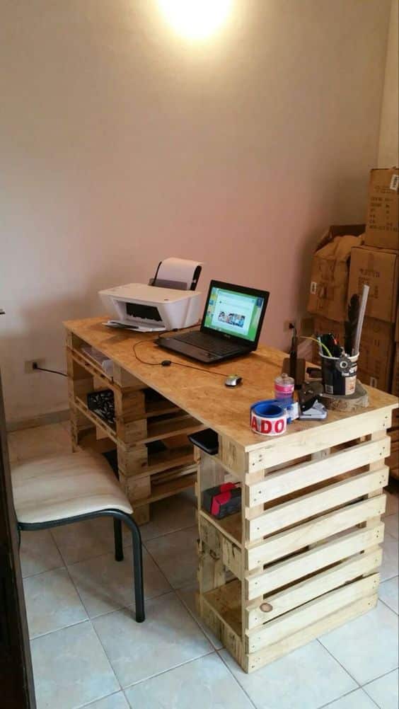 como hacer un escritorio con madera reciclada 6