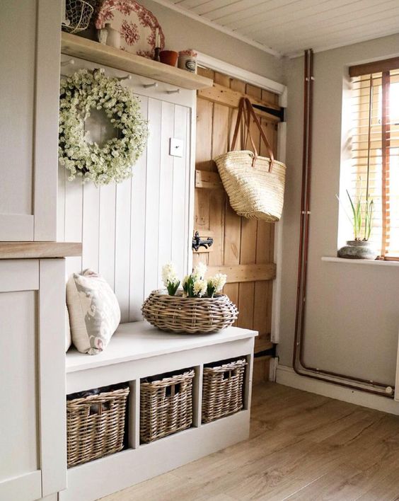 decora tu recibidor con un banco vintage 5