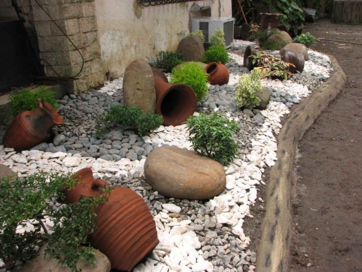 decorar con guijarros jardin 2