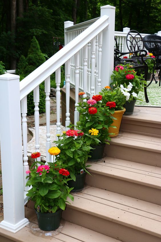 decorar escaleras con plantas 4