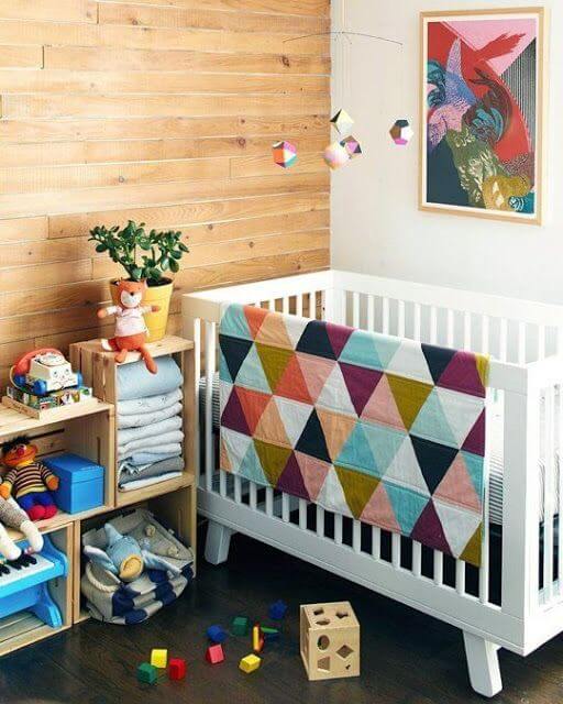 decorar la habitacion de un bebe con material reciclable