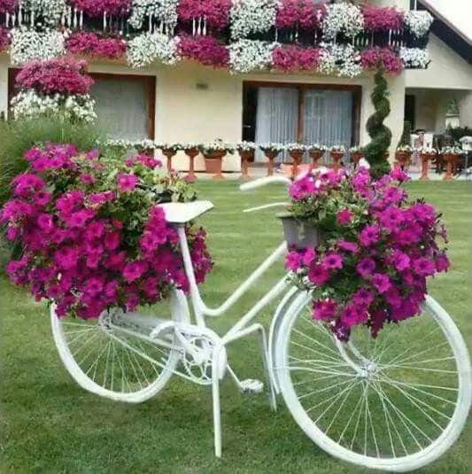 floreros hechos con bicicletas viejas 1