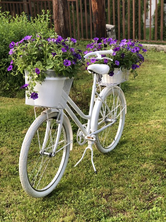 floreros hechos con bicicletas viejas 5