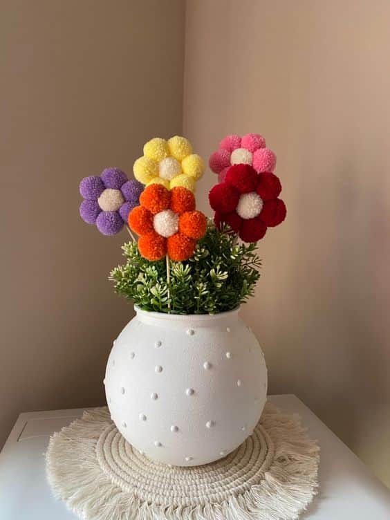 flores hechas con pompones 10