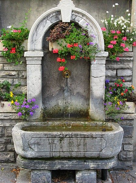 fuente de pared para decorar tu jardin 6