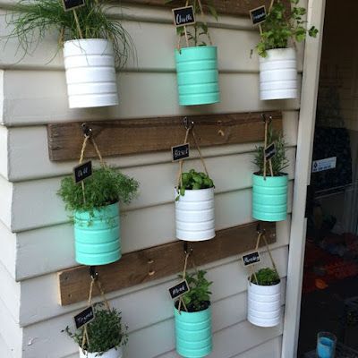 ideas de jardin suspendido con latas 8