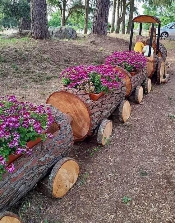 ideas de jardineras de tren para tu jardin 5