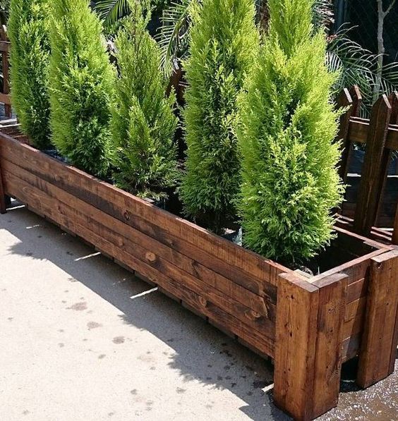 ideas jardineras de madera para tu jardin 10