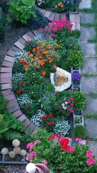 ideas para decorar jardines con ladrillos 12
