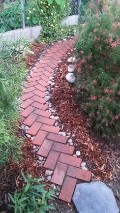 ideas para decorar jardines con ladrillos 7
