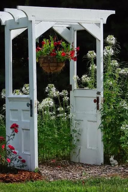 ideas para el jardin hechas con puertas antiguas 1 1