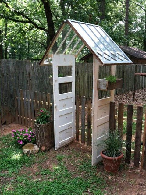 ideas para el jardin hechas con puertas antiguas 8