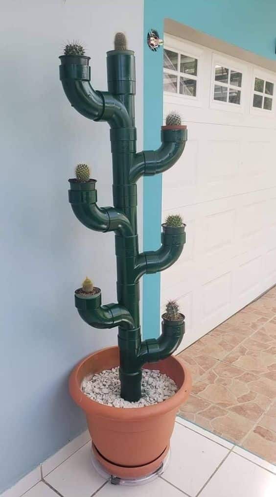 jardineras con forma de cactus fabricadas con tubos de pvc 1