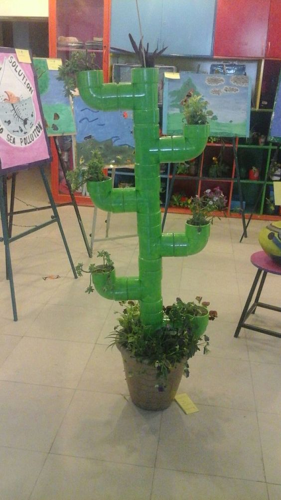 jardineras con forma de cactus fabricadas con tubos de pvc 5