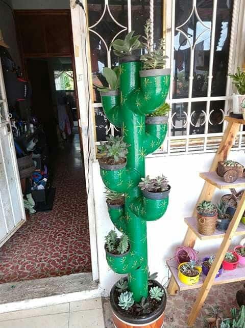 jardineras con forma de cactus fabricadas con tubos de pvc 9