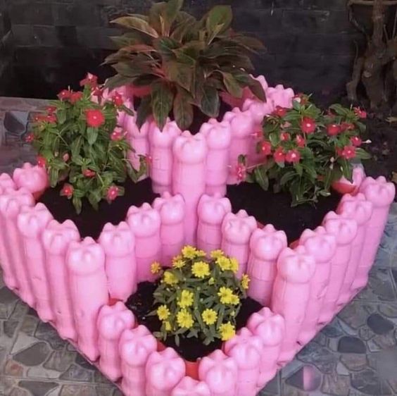 macizos de flores hechos botellas de colores 3