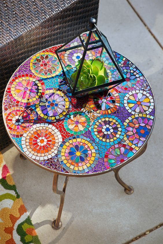 mesas decoradas con mosaicos 2