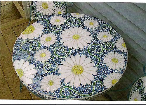 mesas decoradas con mosaicos 3