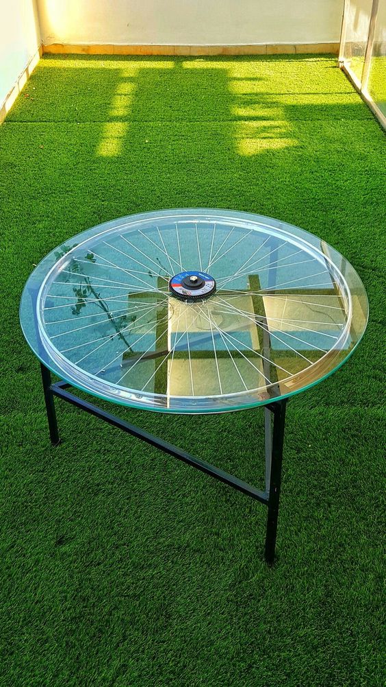 mesas hechas con ruedas de bicicleta 6