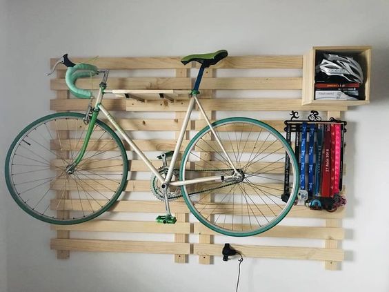 organiza tus bicicletas con palets de madera 6